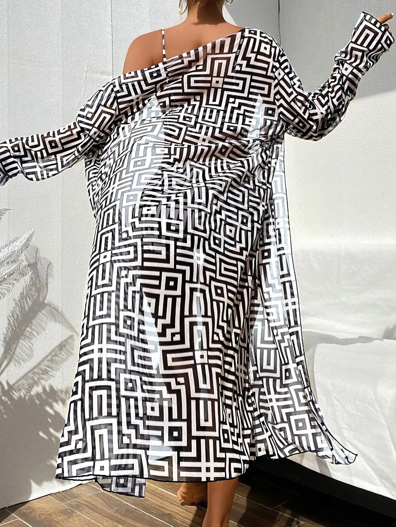 Conjunto Belisse Geo Chic | Biquíni e Saída de Praia com Estampa